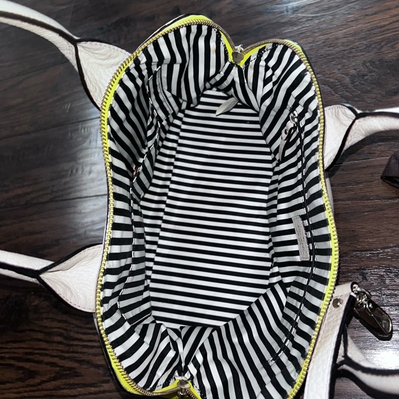 Kate Spade Tote - Picture 2 of 4